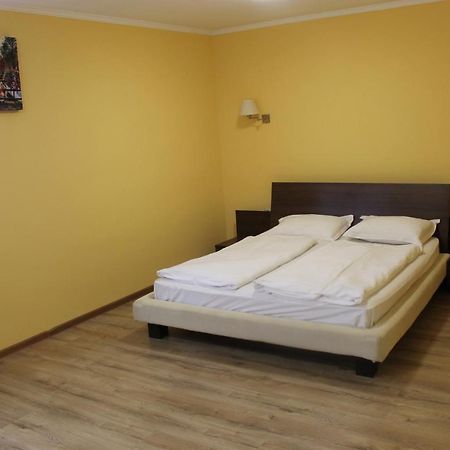 Латориця Hotel Suskovo Екстериор снимка