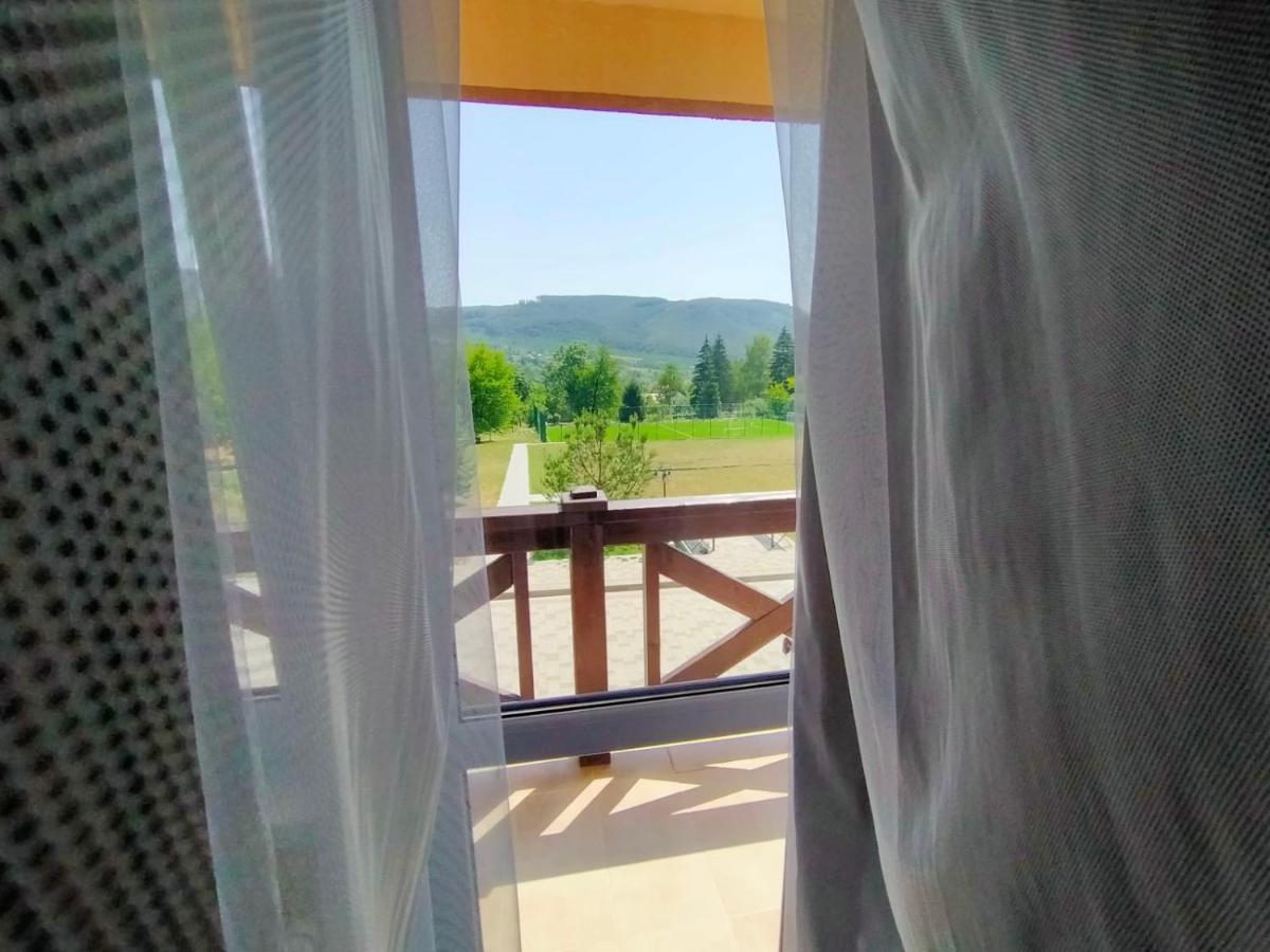 Латориця Hotel Suskovo Екстериор снимка